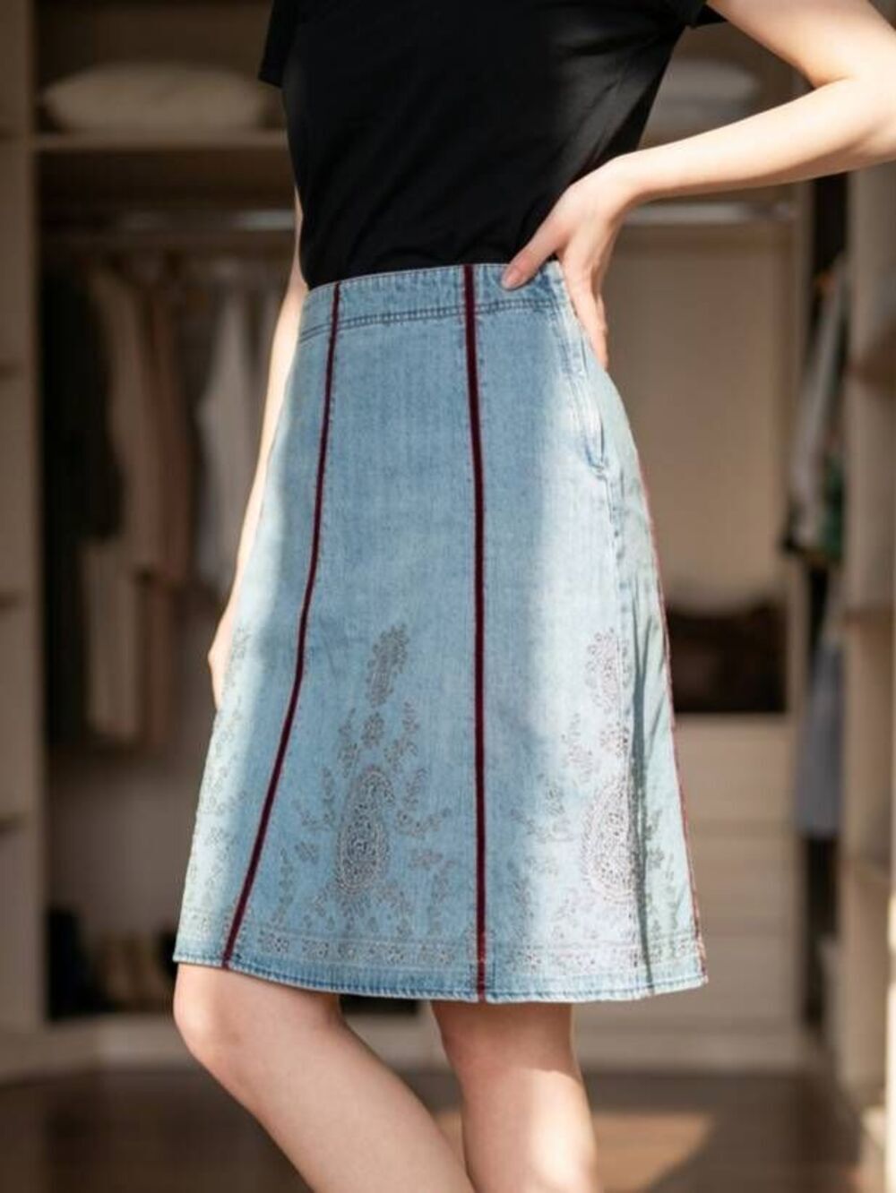 🔺️Liz Claiborne Blue Embroidered Paisley Denim Skirt Petite 12
